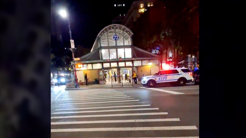 Man repeatedly stabbed on UWS subway train before friend pepper-sprays attacker
