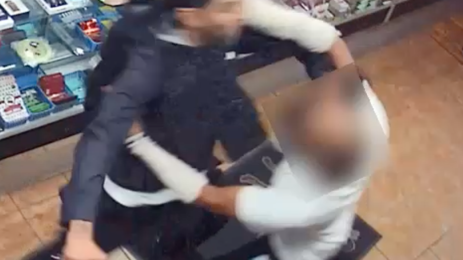 Man charged for fatal stabbing at Brooklyn smoke shop over bad manners