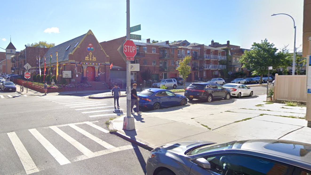 Teen boys, 13 and 15, slashed in Queens
