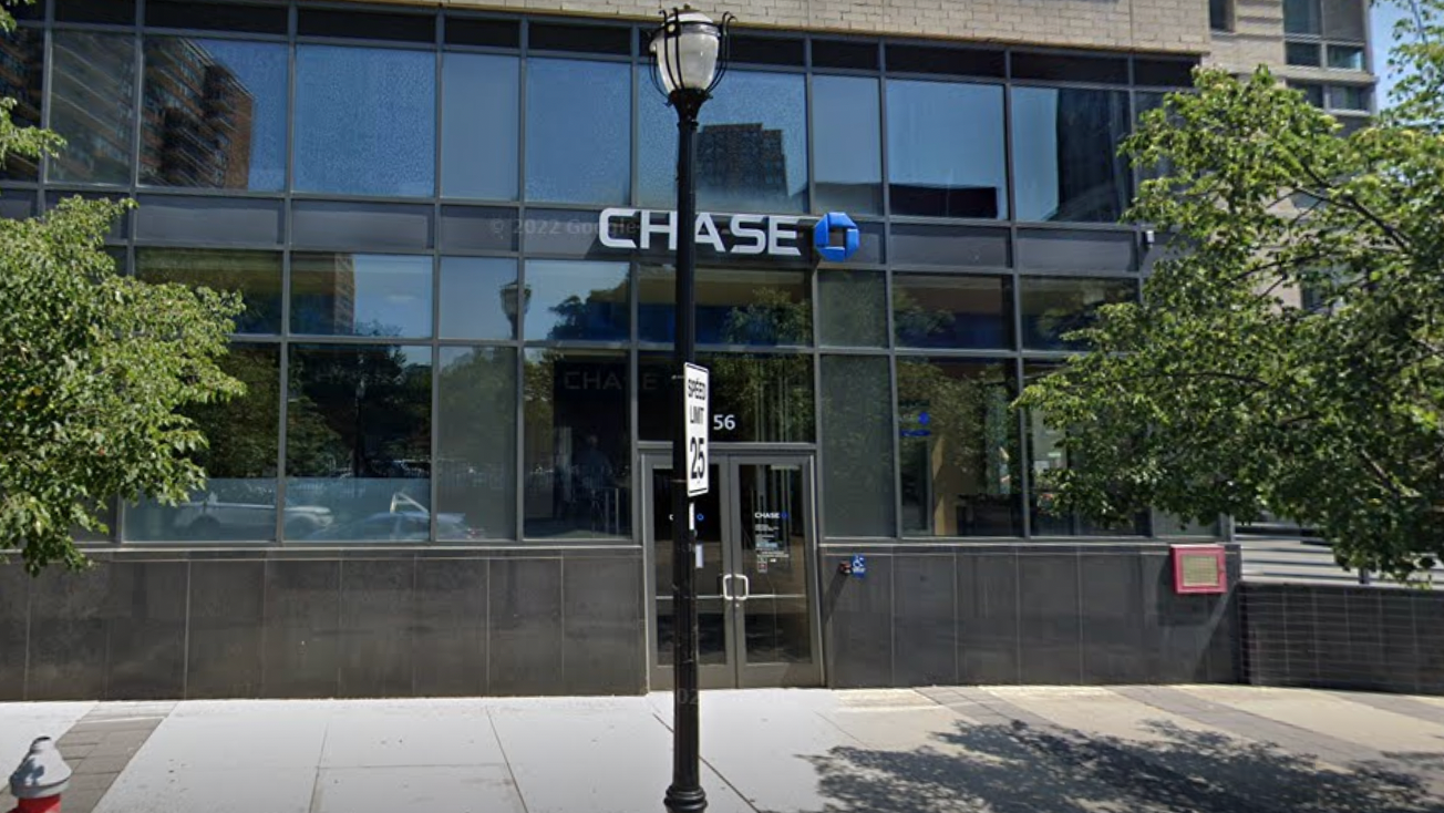 Thief robs man at NJ ATM, leaves behind jail ID card