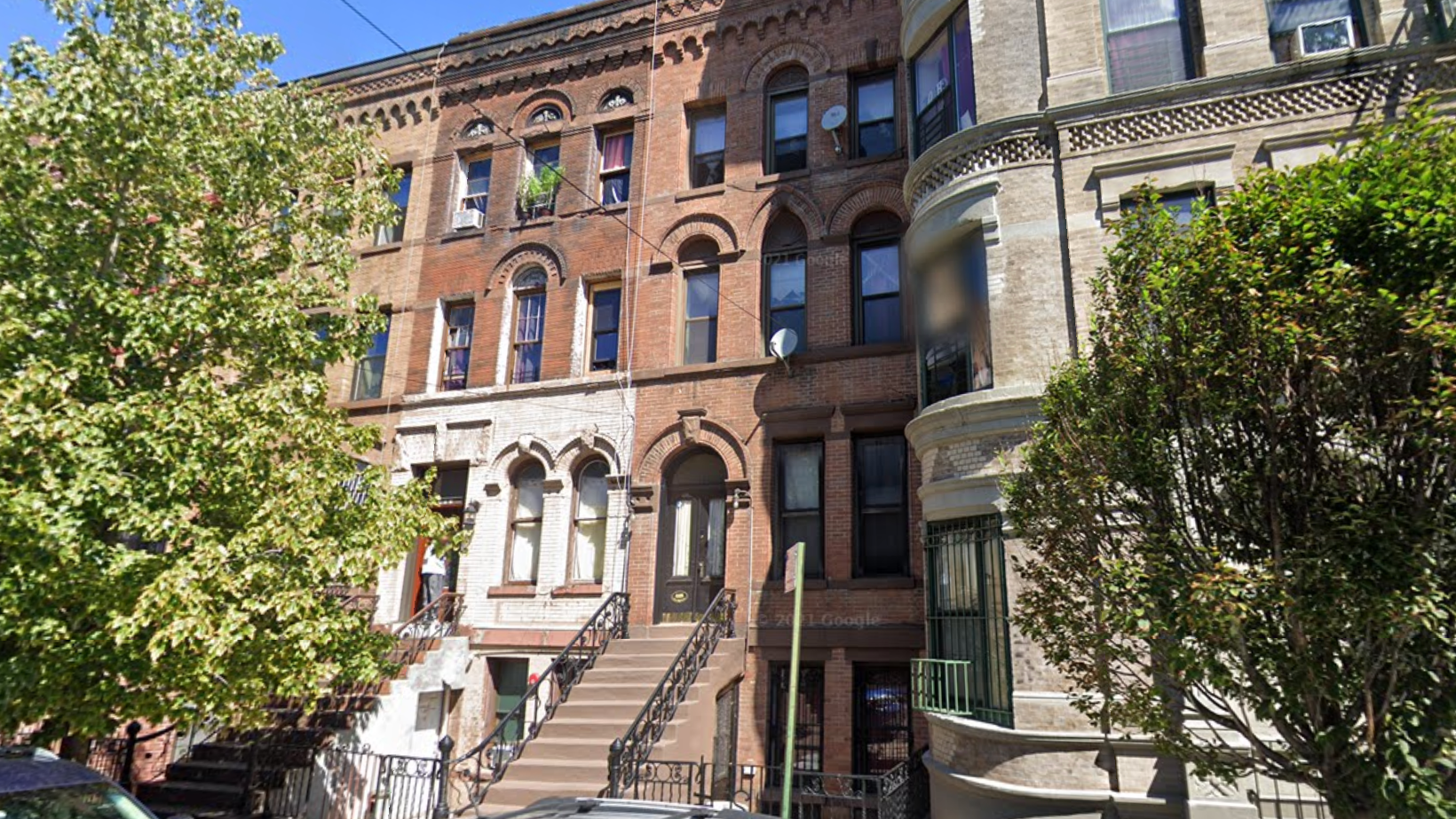 Man fatally stabbed in Bronx apartment building, suspect arrested