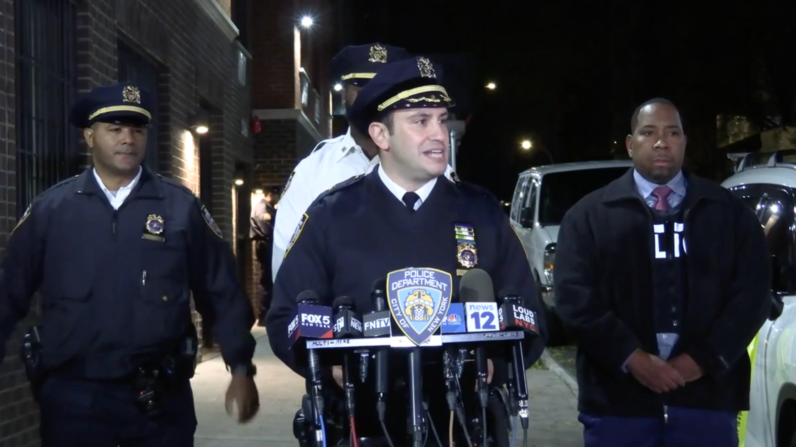 Mom, 22, charged with murder after 2 boys found fatally stabbed at Bronx shelter