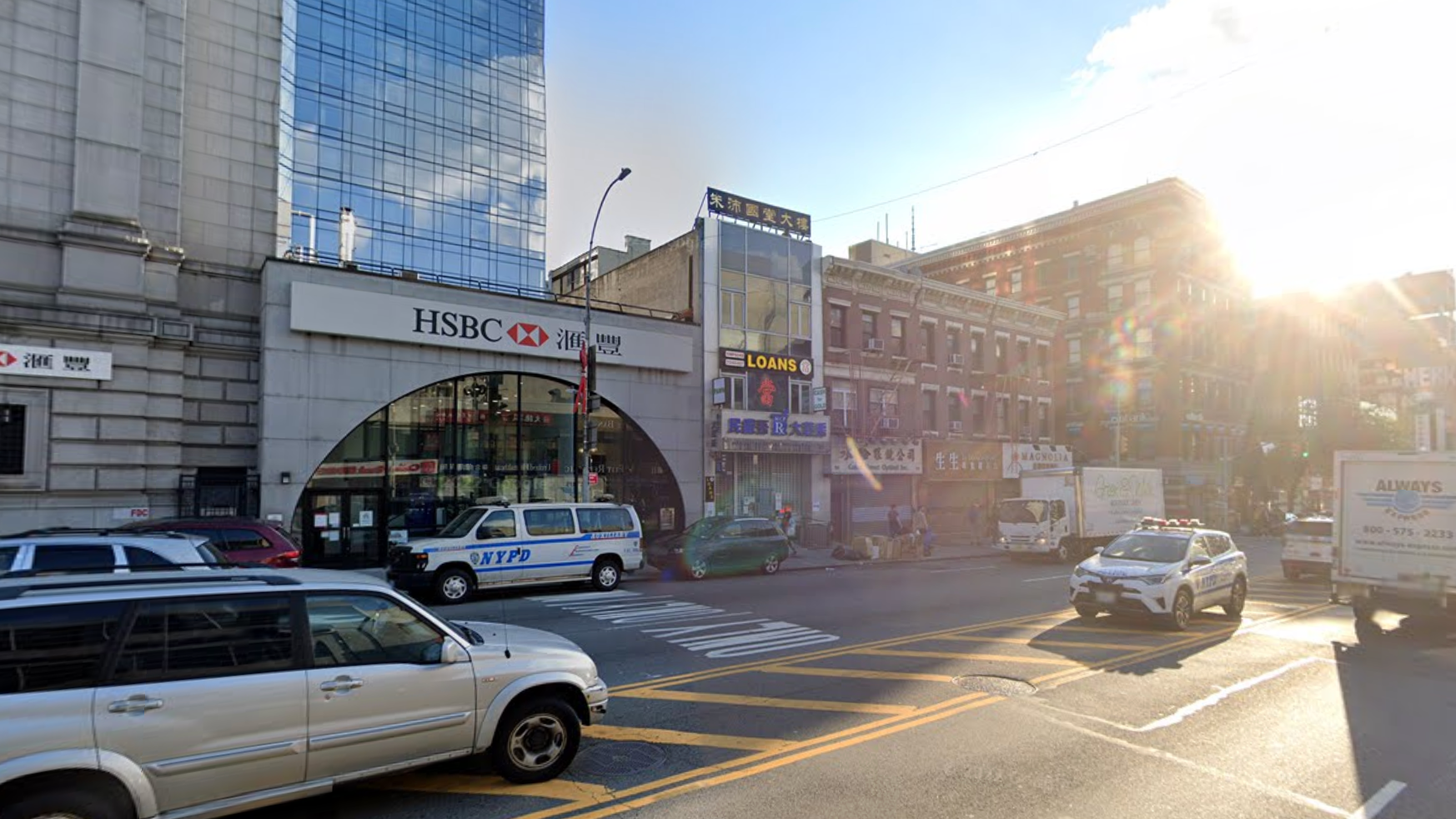 NJ man dies after crashing car into Lower Manhattan utility pole