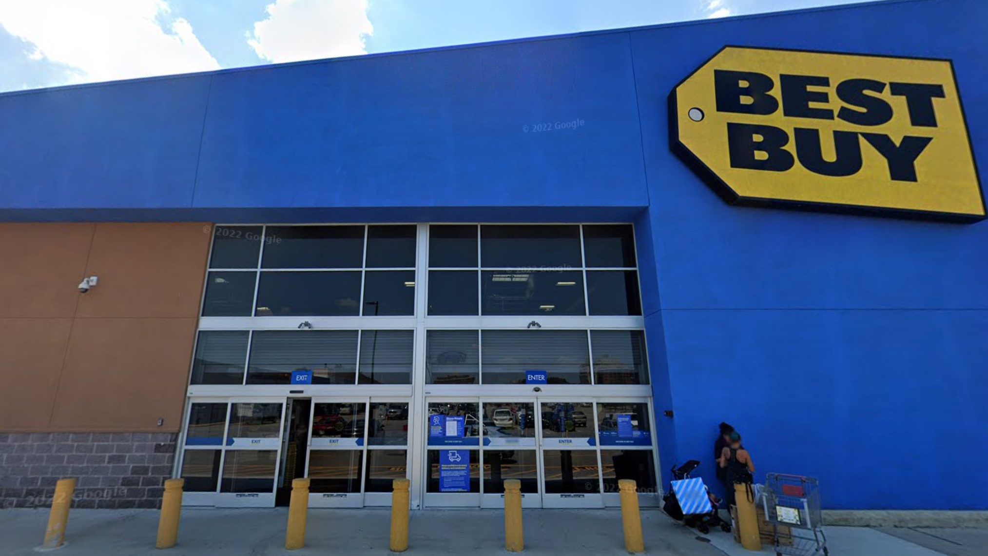 2 men steal $20K of Apple products from NJ Best Buy after wandering store for an hour