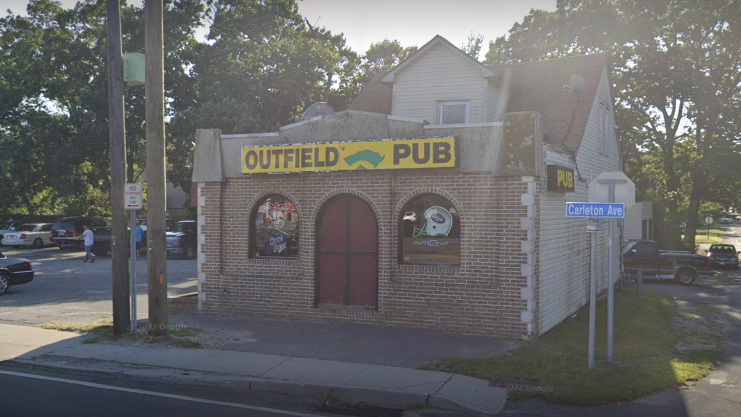 Woman critically injured in shooting at Long Island bar, suspect at large