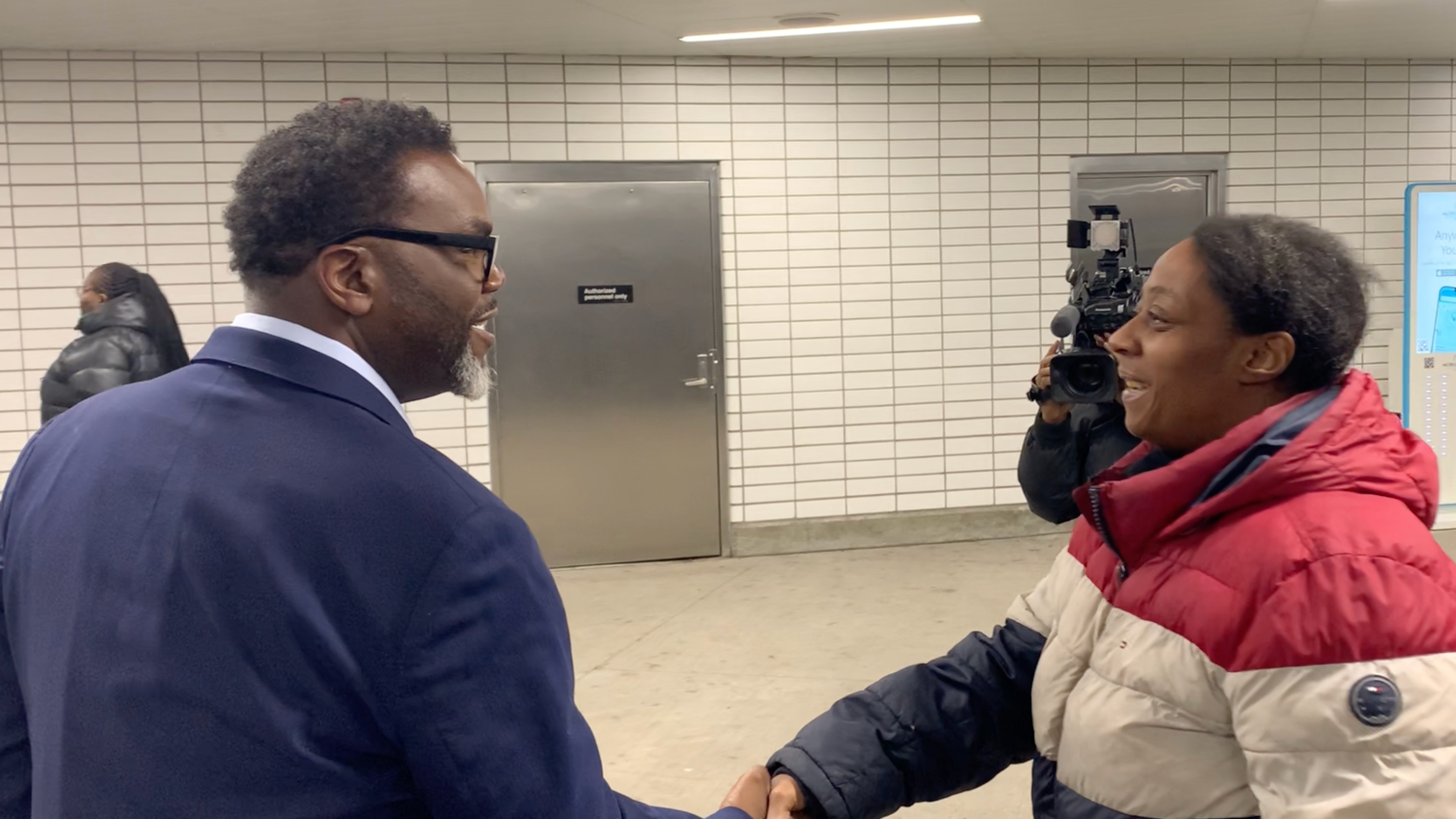 Brandon Johnson stops at quiet Red Line: Chicagoans want 'better, stronger, safer' city