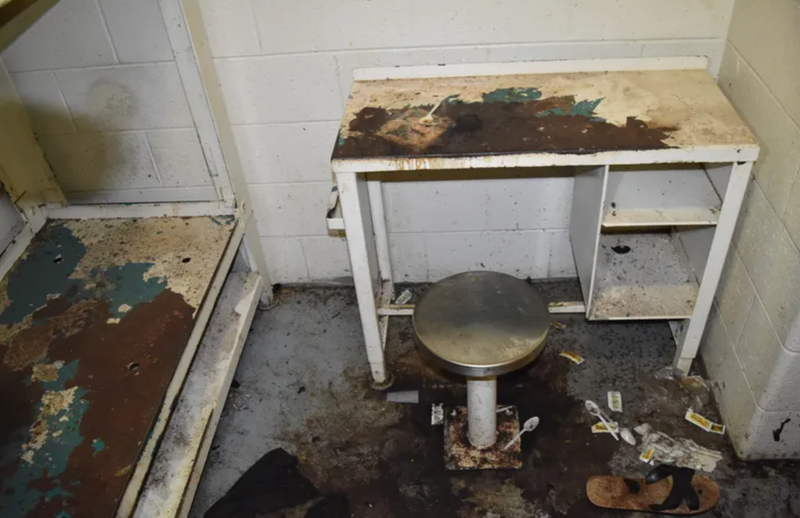 Family of LaShawn Thompson released photos showing the conditions of the cell where Thompson was housed