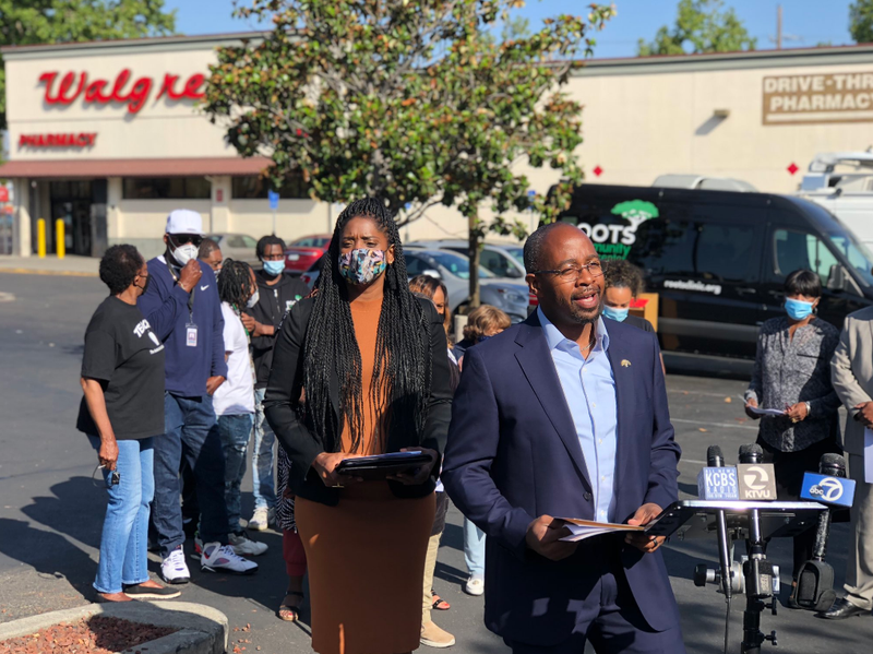 An East Oakland Walgreens is threatening to close.