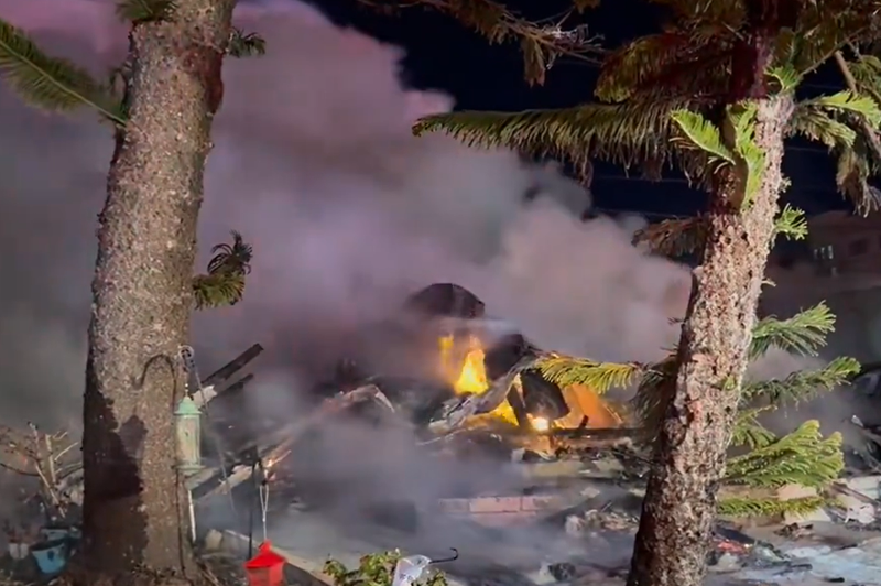 Residents of the Bayside Waters Mobile Home Park in Clearwater, Fla., were jolted by a loud noise Thursday evening to find a chaotic scene filled with smoke and fire. 