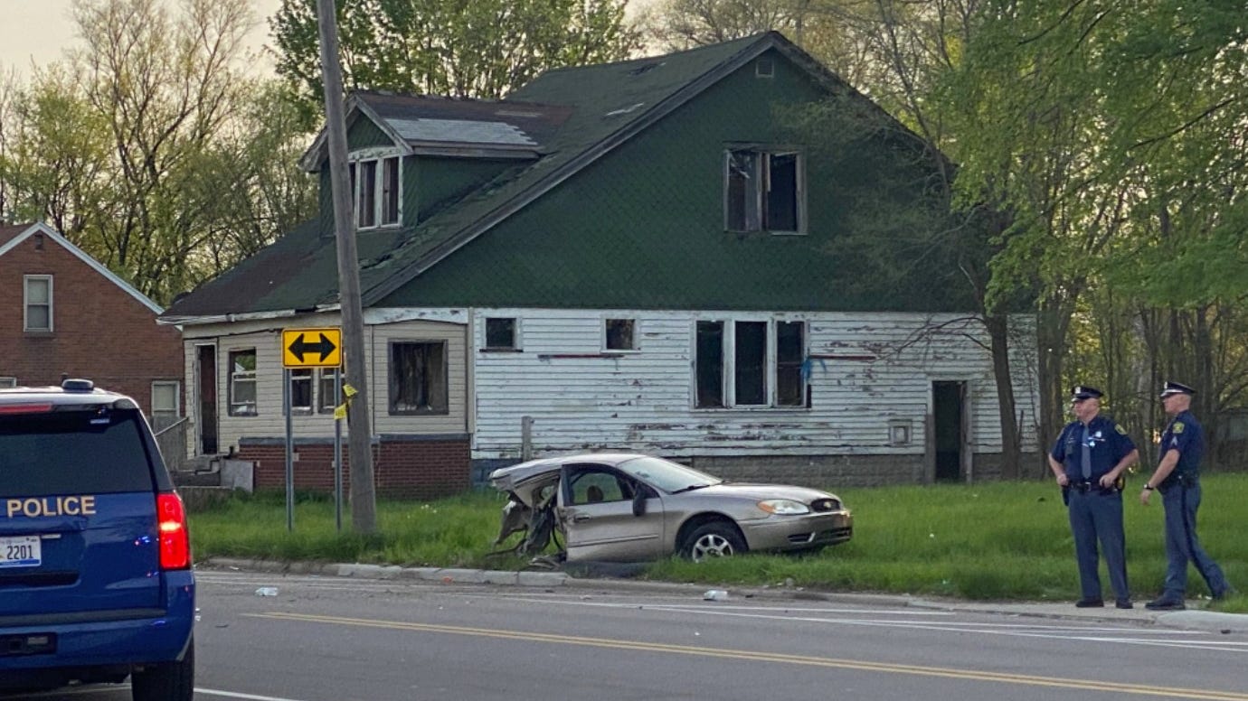 MSP seek driver who fled traffic stop, crashed into pole, split car in half on Detroit's east side