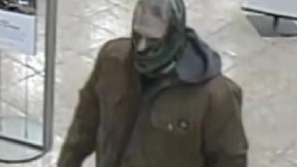‘Green Gaiter Bandit’ wanted in at least 14 local bank robberies: FBI