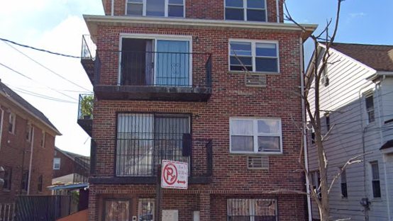 Suspect arrested for fatally stabbing man after breaking into his Queens apartment