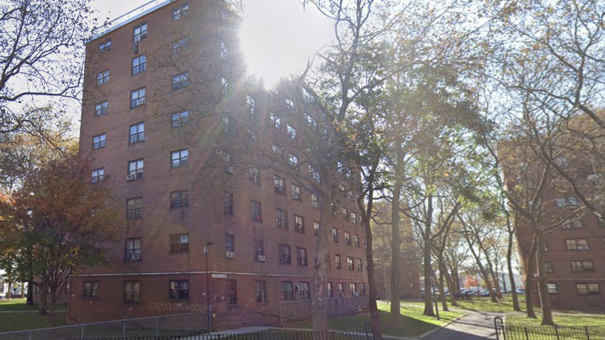 Woman shot at Brooklyn NYCHA complex