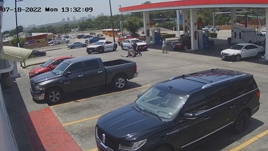 Two teenagers arrested in string of Dallas robberies