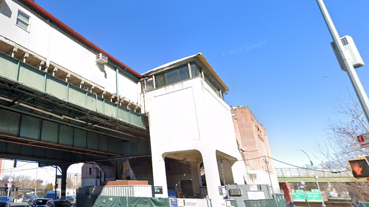 MTA cleaner badly beaten after trying to stop man from harassing women at Bronx station