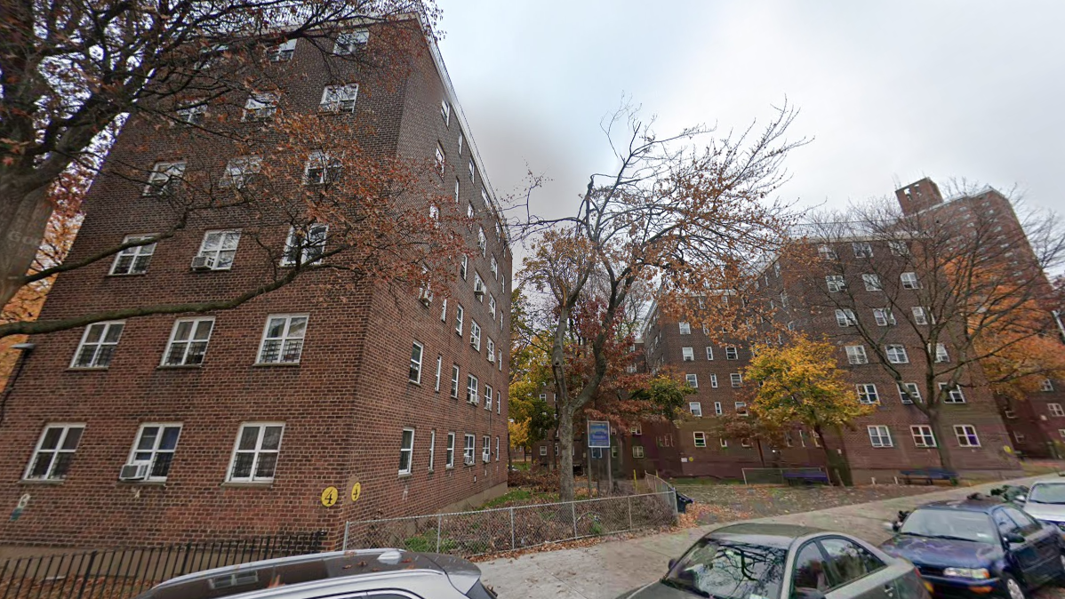 28-year-old shot at Brooklyn NYCHA complex, suspect at-large