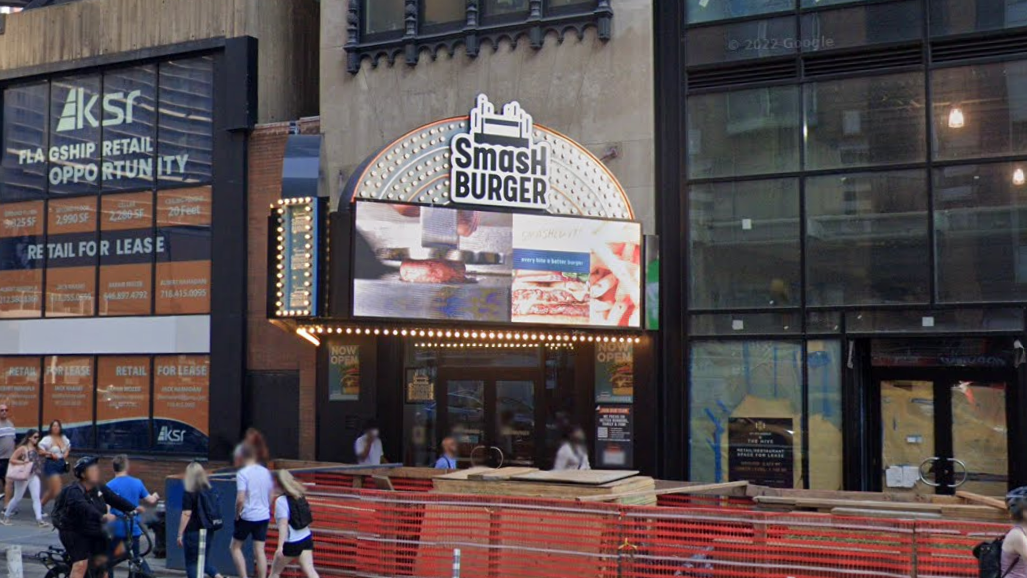 NYPD searching for 2 people who threatened Smashburger employee with anti-gay hate speech