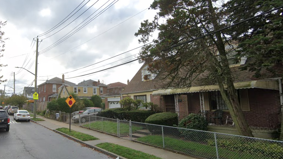 Police arrest 15-year-old boy for shooting 17-year-old girl in Queens