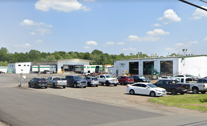 R&L Carriers’ South Windsor warehouse, where Shameik Camara stole a shipment of 50 pistols in August 2021.