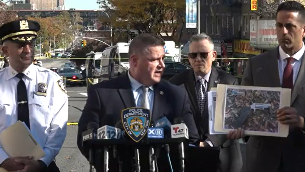 Officers fatally shoot gunman in the Bronx after knife fight in bodega: police