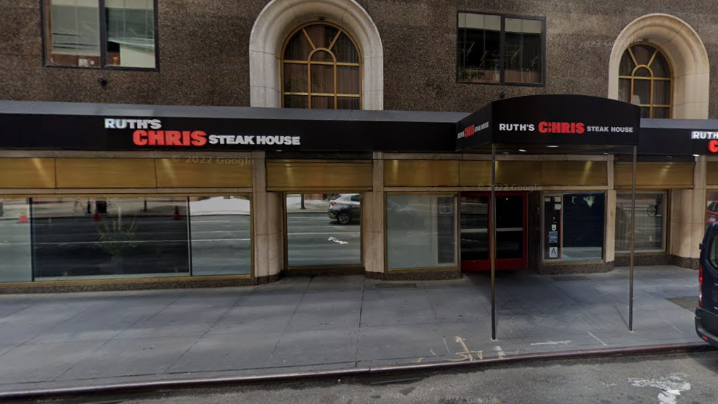 Cops searching for woman who stabbed loudmouth with steak knife at Ruth's Chris Steak House in Manhattan