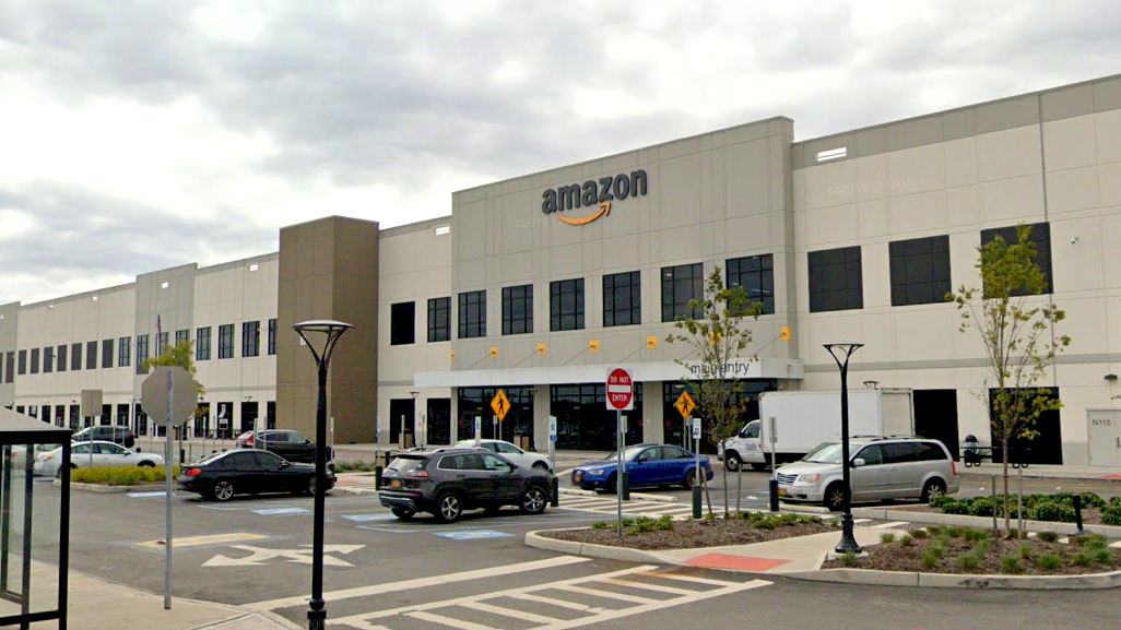 2,000+ evacuated from Amazon SI facility after worker pulls fire alarm, sprays extinguisher