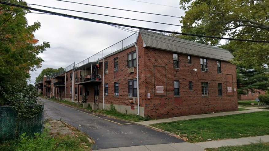 Staten Island man, 72, found dead in bed with multiple stab wounds