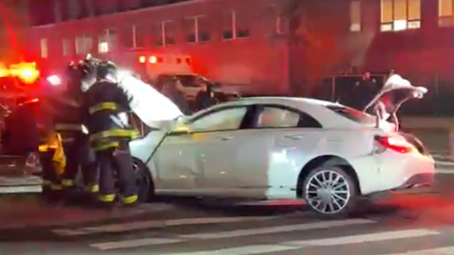 Armed thieves steal BMW in Queens, crash into accomplices trying to escape cops