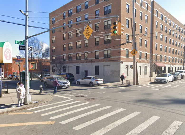 The intersection of East 174th Street and Hoe Avenue, where a man was fatally shot on Thursday.