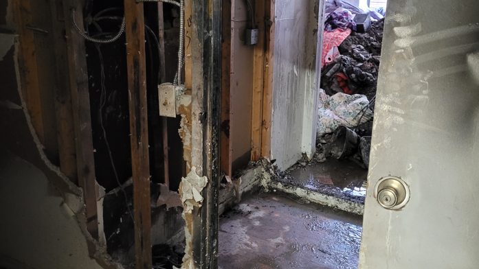 2 dead, 2 critically injured in Thanksgiving Bronx apartment kitchen fire