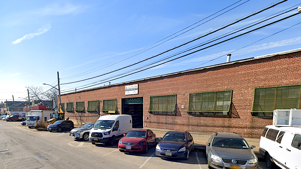 Man found dead on ground outside Bronx sheet metal supplier