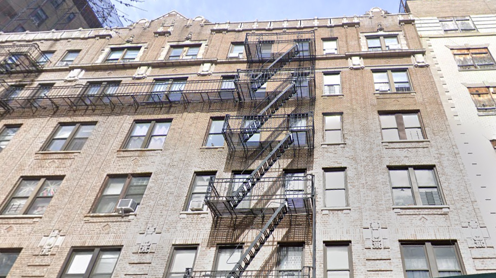 7 firefighters, 2 civilians injured in 5-alarm West Harlem fire