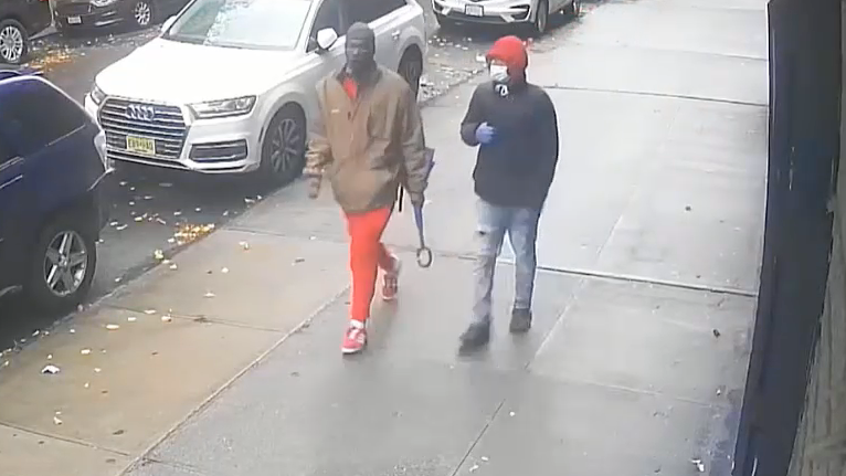 Chinese food deliveryman, 50, viciously beaten in the Bronx; suffers head, neck, eye injuries