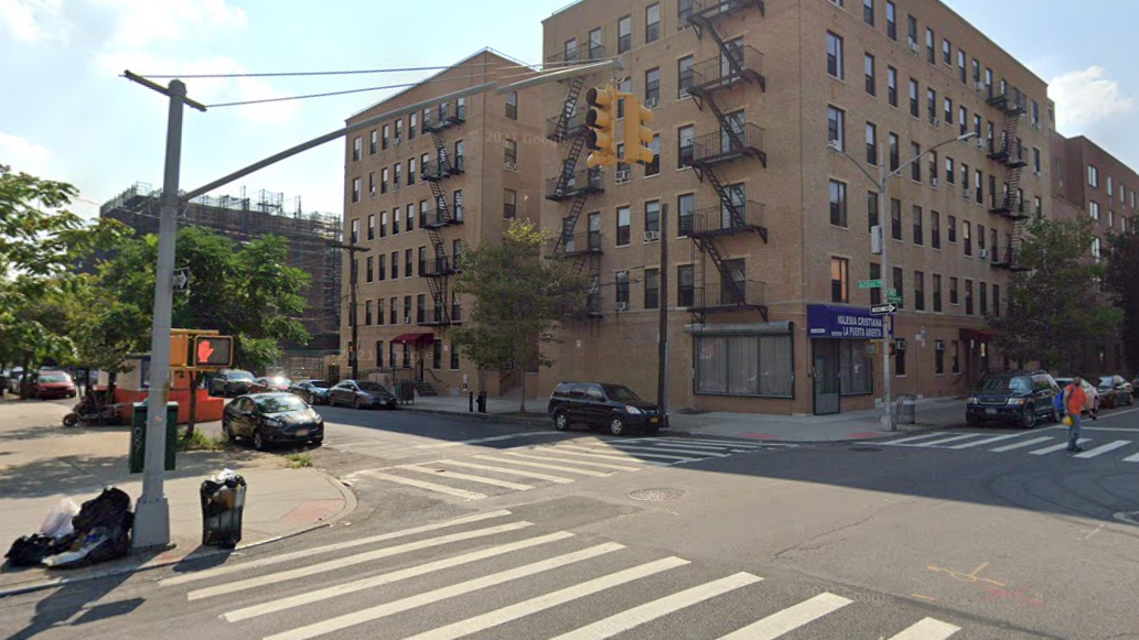 SUV runs red light, leaves 2 11-year-old girls hospitalized in Bronx hit-and-run