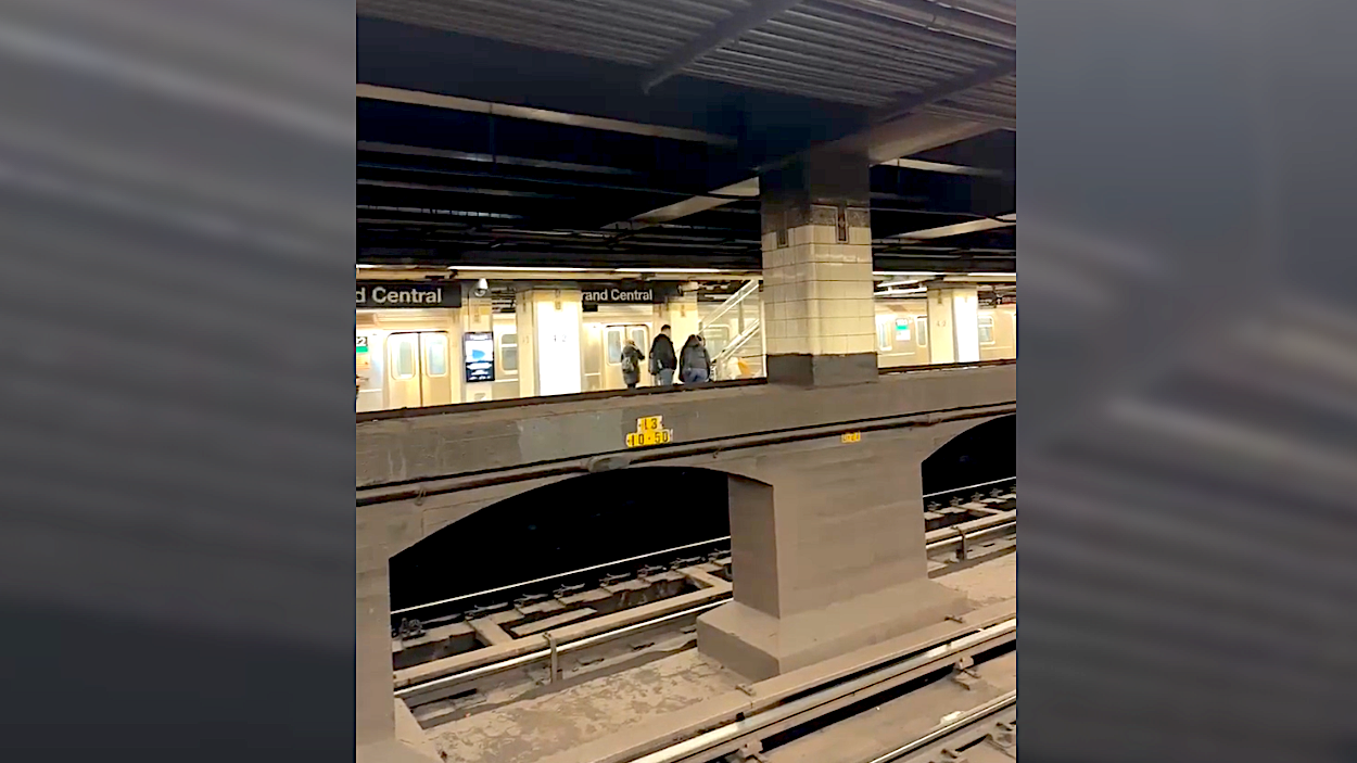 Person fatally struck by subway train at Grand Central station