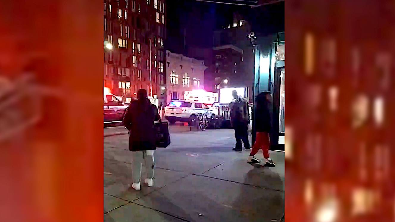 On-duty MTA worker shoots 'irate' man at Park Slope subway stop