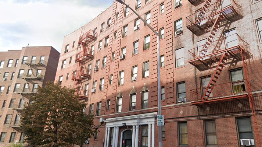 17-year-old boy fatally shot in Brooklyn apartment building, suspect at-large