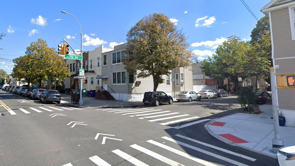 2-year-old girl in critical condition after SUV strikes her stroller in Queens