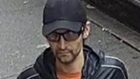 Gun-toting man wrestles with women in Manhattan phone-snatching spree