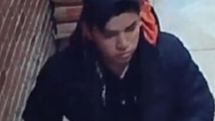 Creep leaves phone in UES bagel restaurant bathroom to record diners: police