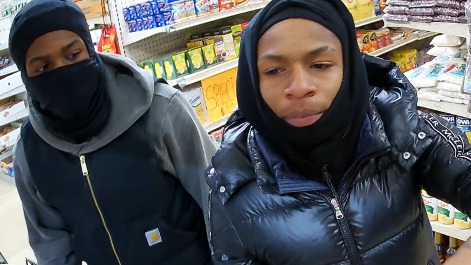 Robbery crew threatens Brooklyn store workers, 1 punched in face: police