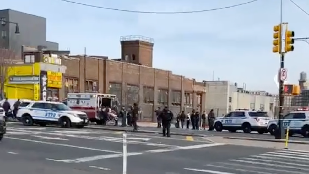 Armed suspect shot by police, critically injured in the Bronx: NYPD