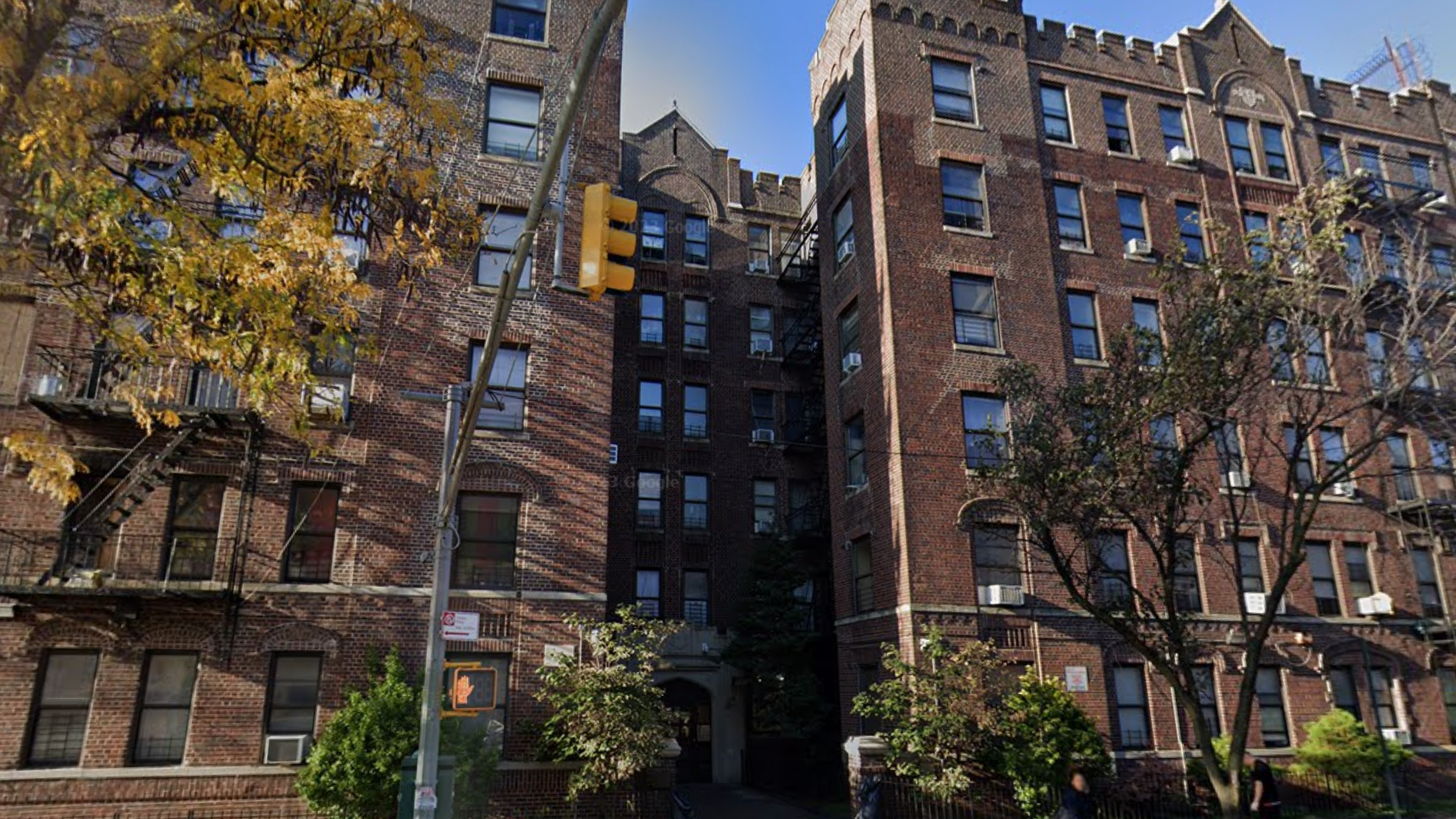 Fake Con Ed workers bind, rob woman in Brooklyn apartment: police