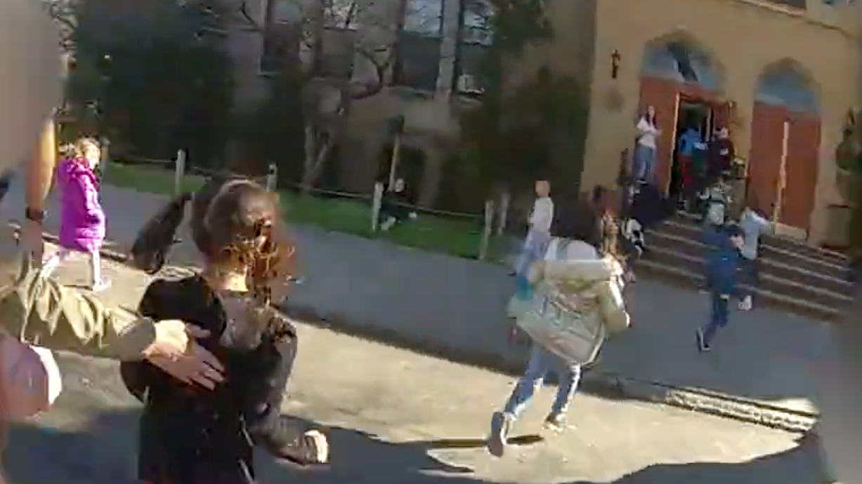 VIDEO: NYPD officers race to clear street full of schoolkids during Brooklyn U-Haul rampage