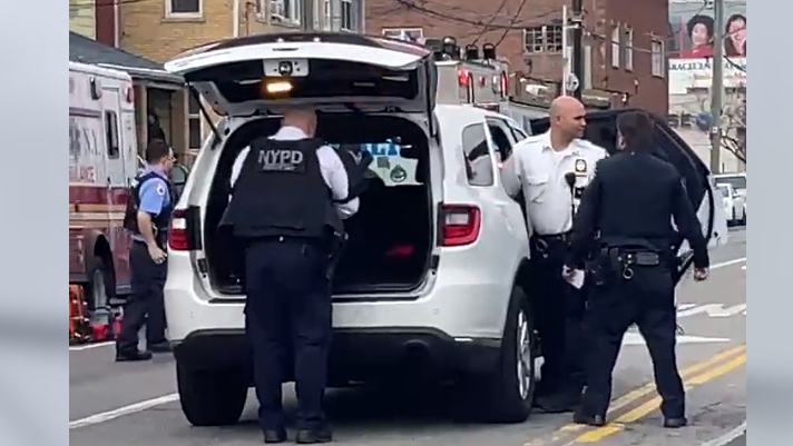 Brooklyn Yeshiva goes on lockdown after man barricades himself in apartment nearby: report