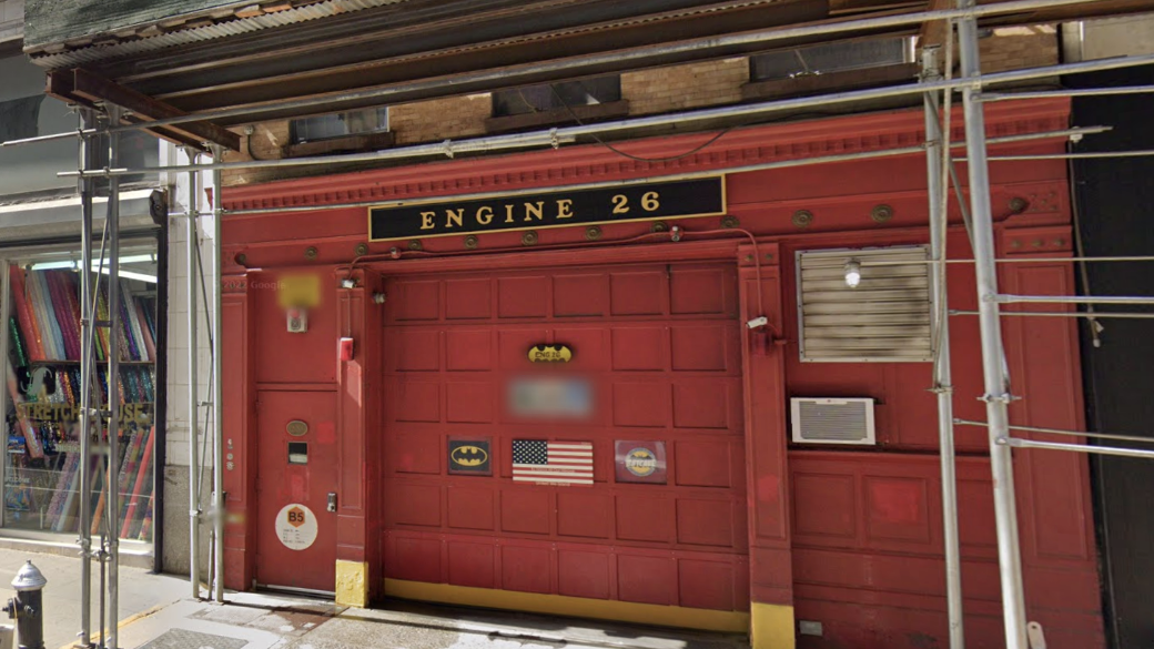Robber brawls with firefighters at FDNY firehouse in Midtown