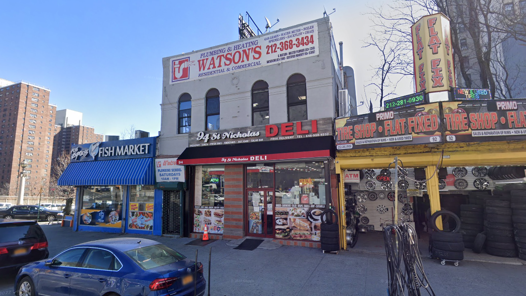 Knife-wielding worker stabs 2 'disorderly' men, 1 fatally, at Manhattan deli: police