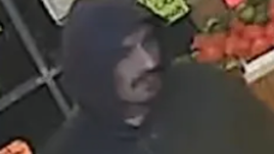 Bronx purse thief knocks out 70-year-old woman's tooth