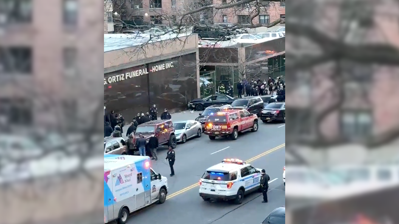 Out-of-control car hits 6 people in Manhattan; driver flees, then returns to scene