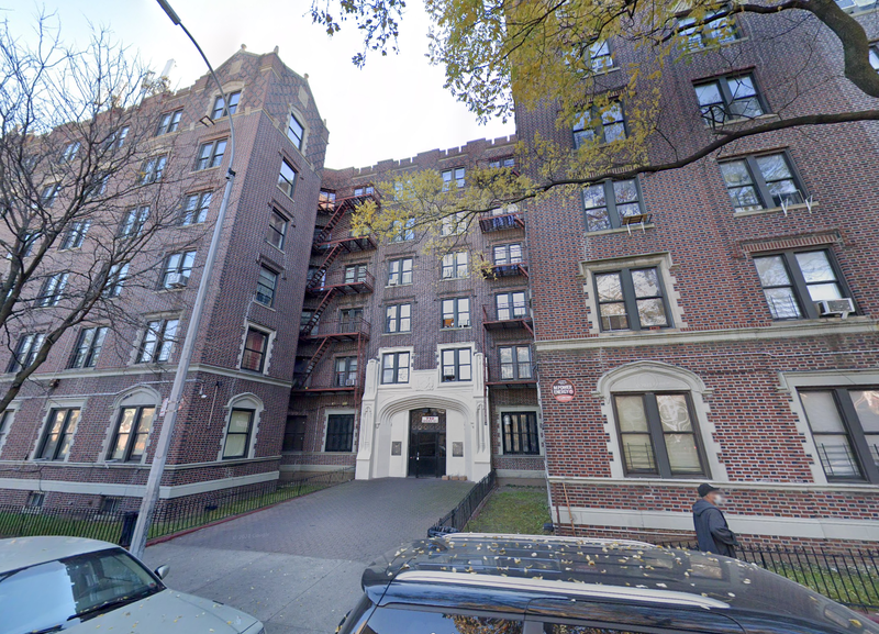 NYPD officers responding to a 911 call found the victim mortally stabbed and slashed in a hallway of 712 Crown St. in Crown Heights